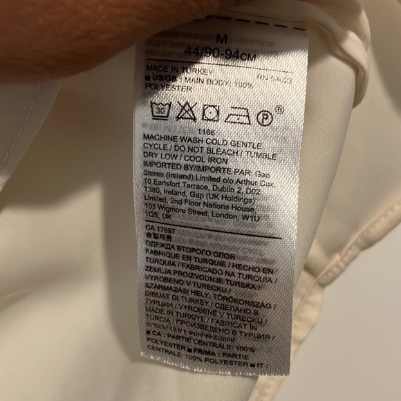 Banana Republic Women’s Polyester Flutter Sleeve V Neck Blouse - Picture 4 of 4